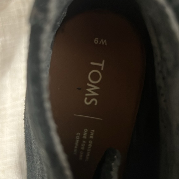 Toms Black Wedge Shoes with Suede Finish - Picture 4 of 6